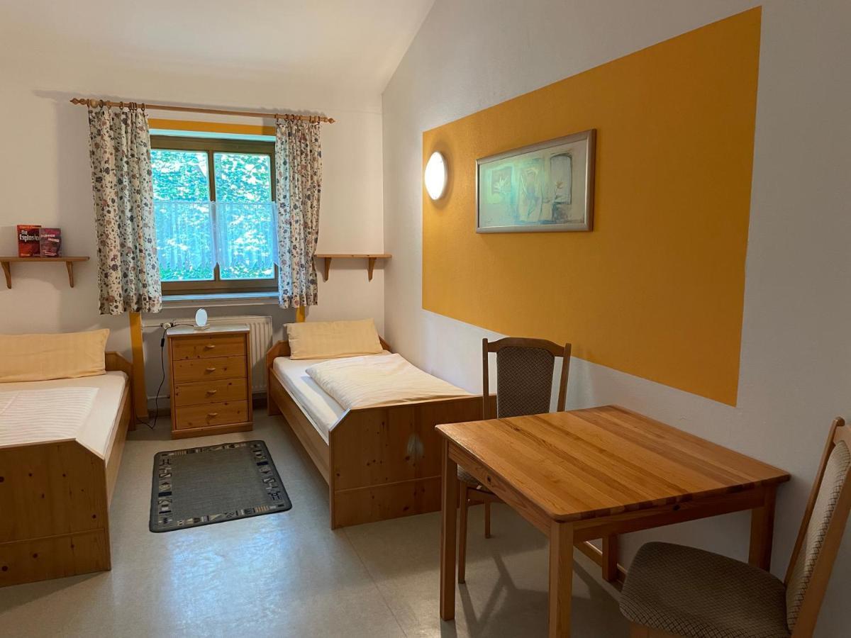 Krug's Family Hostel und Wirtshaus Weilheim in Oberbayern Exterior foto